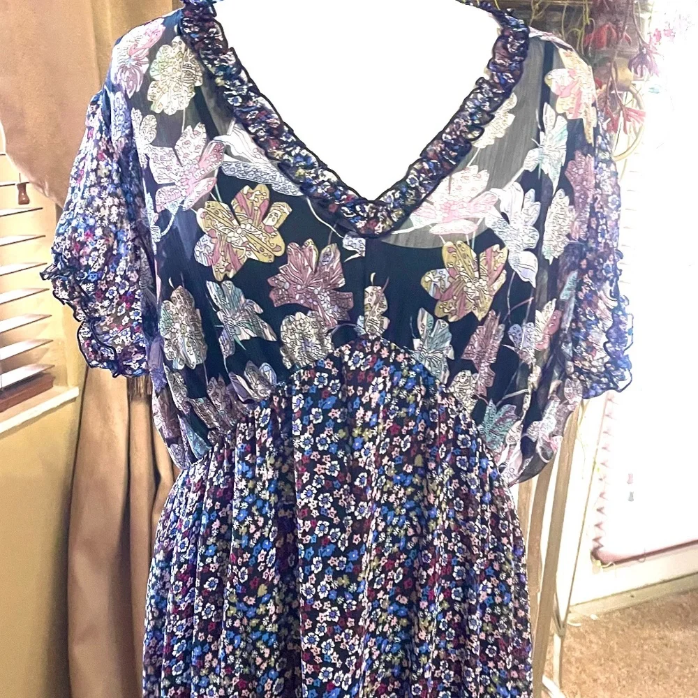 Boho chic dress. - Picture 3 of 6